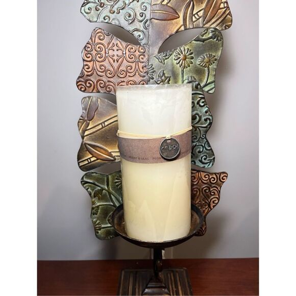 Elegant Metal Leaf Candle Holder - Picture 4 of 9